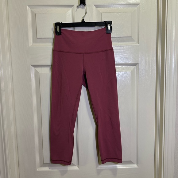 Lululemon cropped leggings magenta color size 6 - Picture 1 of 6
